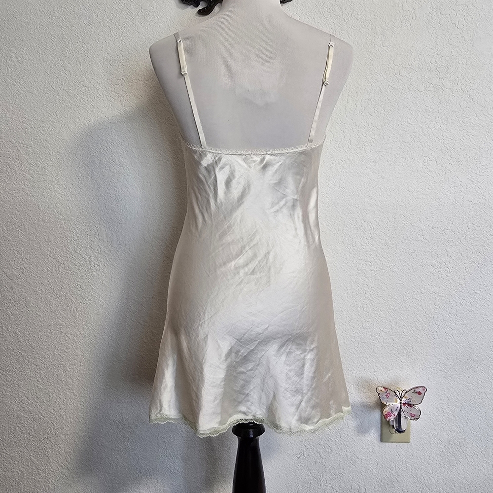 Victoria's Secret Ivory Chemise - Picture 4 of 8